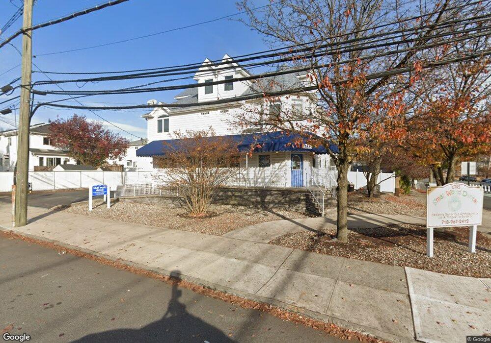 6795 Hylan Blvd, Staten Island, NY 10309 - photo 1