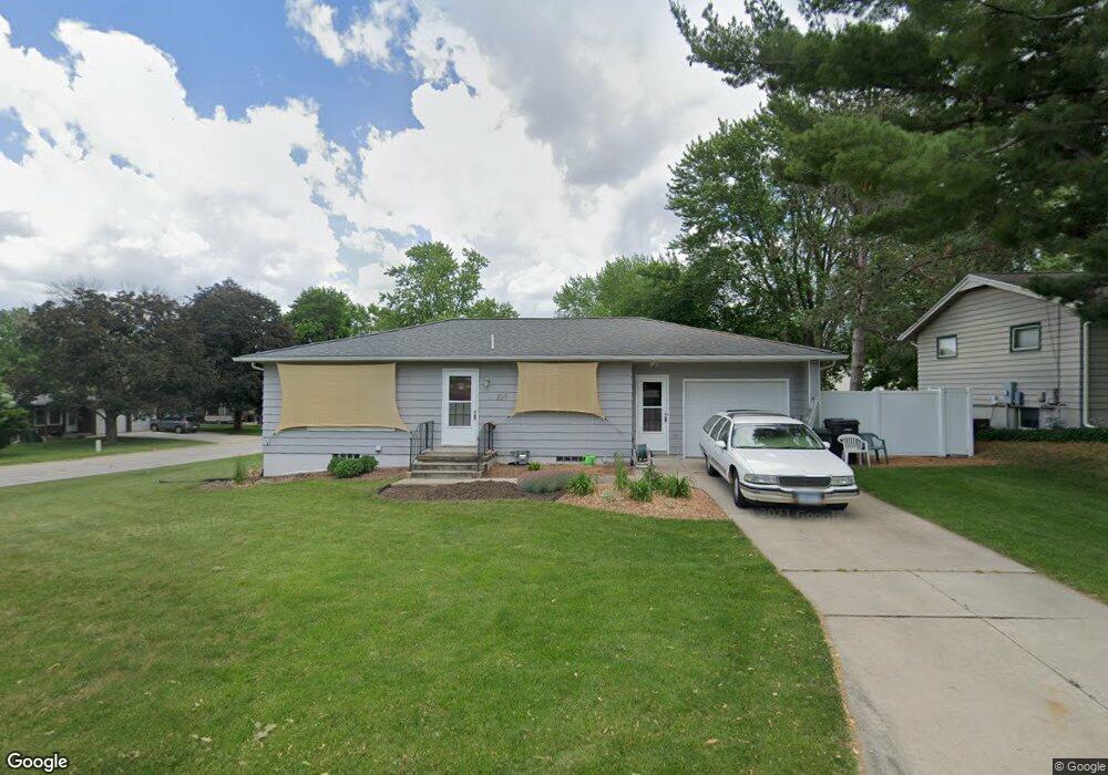 229 N Division St, Cedar Falls, IA 50613 - photo 1