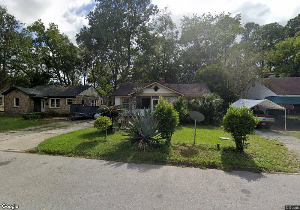 407 N Baldwin Cir, Savannah, GA 31405 - photo 1