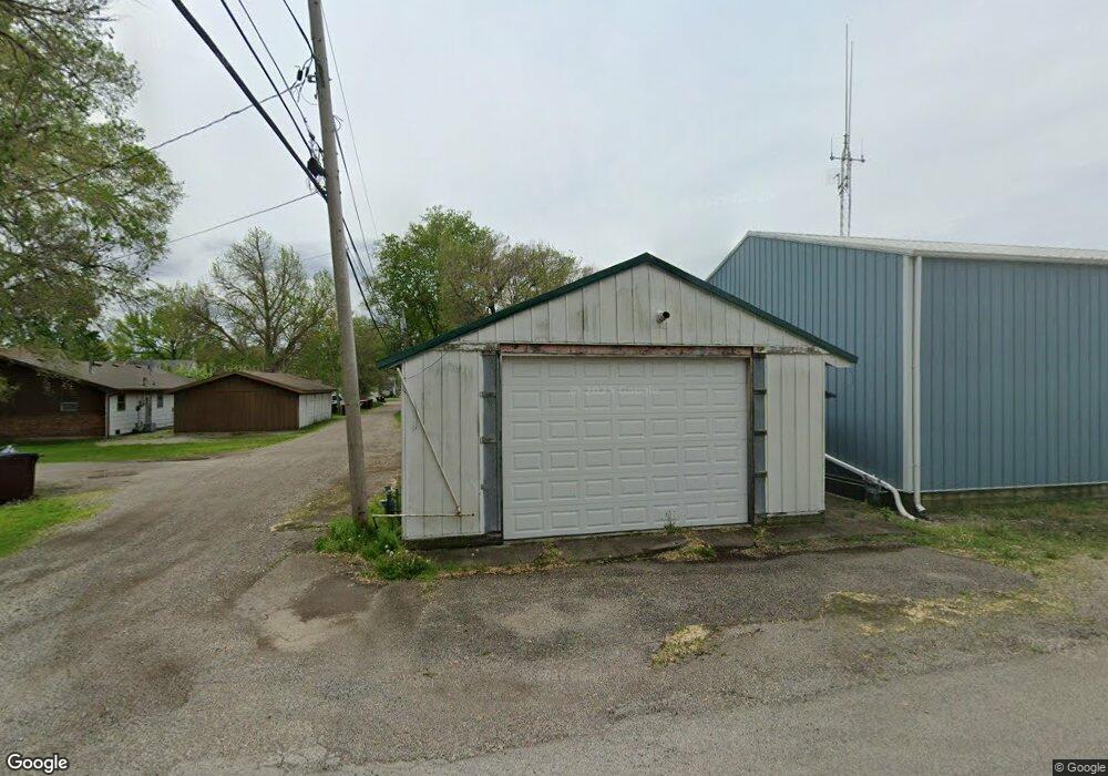 1326 1/2 N Kickapoo St, Lincoln, IL 62656 - photo 1