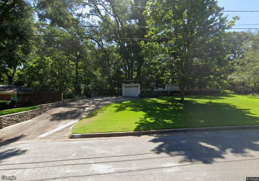 1018 Hillcrest Dr, Longview, TX 75601 - photo 1