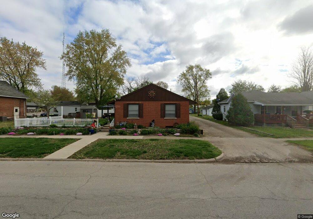 914 Broadway St, Lincoln, IL 62656 - photo 1