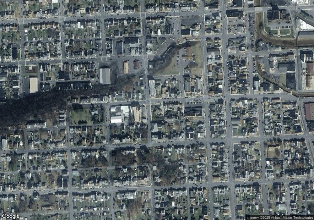 860 W Chestnut St, Coal Township, PA 17866 - photo 1