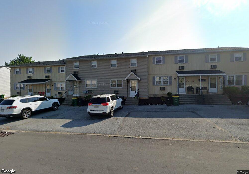 1113 Pine Grove Cir, Allentown, PA 18106 - photo 1