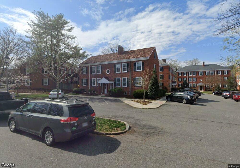 2932 S Buchanan St unit A1, Arlington, VA 22206 - photo 1