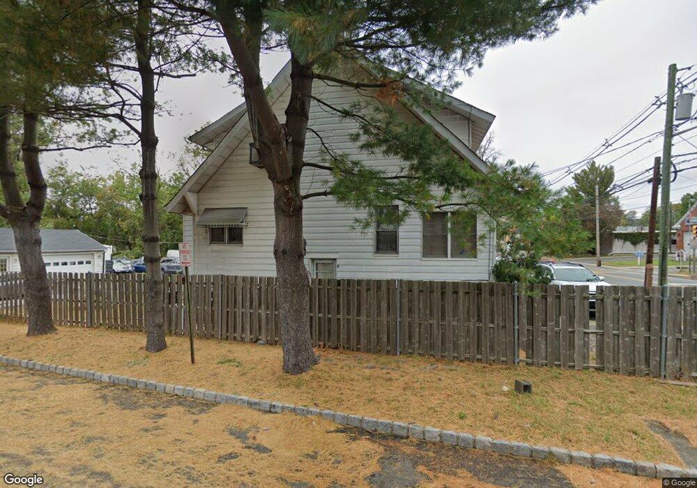 2484 Vauxhall Rd, Union, NJ 07083 - photo 1