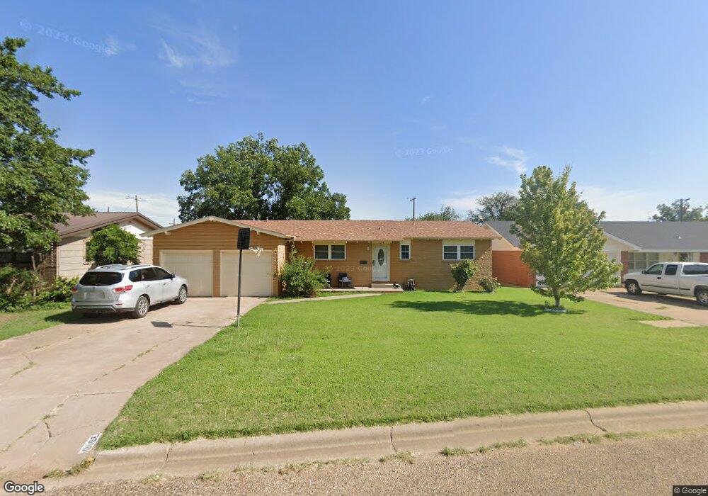 3010 W 18th St, Plainview, TX 79072 - photo 1