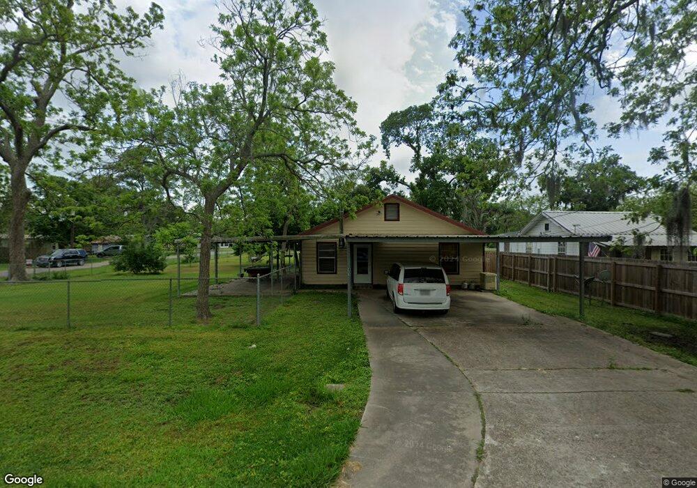 403 W Pearl St, Brazoria, TX 77422 - photo 1
