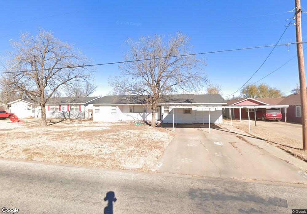 2502 W 10th St, Plainview, TX 79072 - photo 1