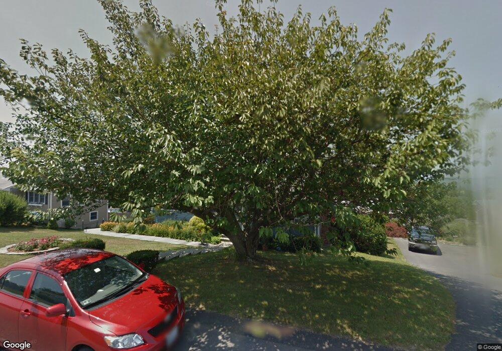 10 Algonquin Dr, Middletown, RI 02842 - photo 1