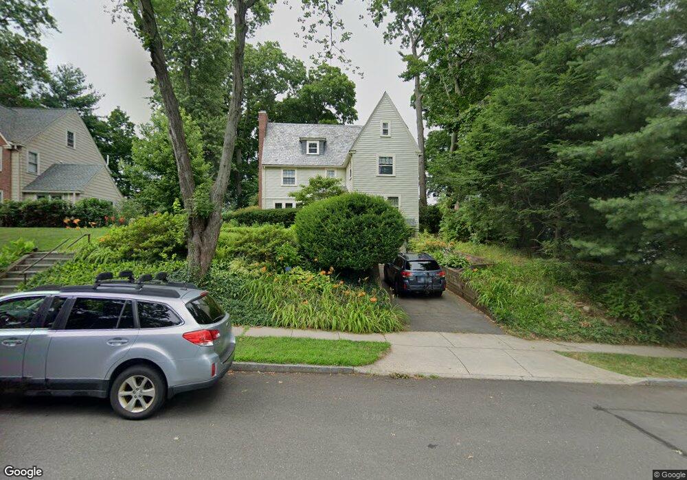 8 Forest Rd, West Hartford, CT 06119 - photo 1