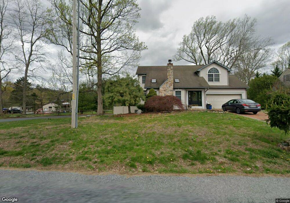 917 Pine Heights Rd, Reading, PA 19605 - photo 1