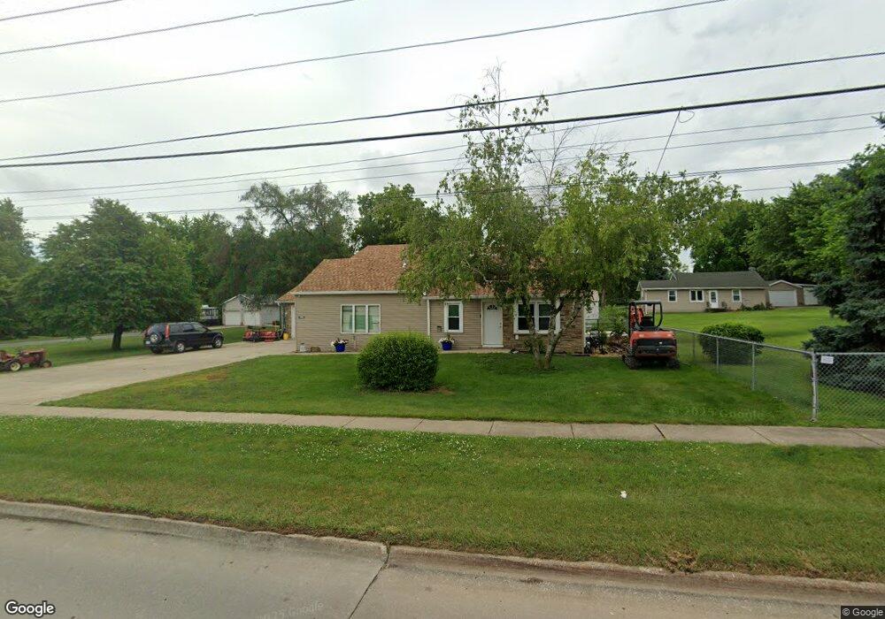 2205 W 53rd St, Davenport, IA 52806 - photo 1