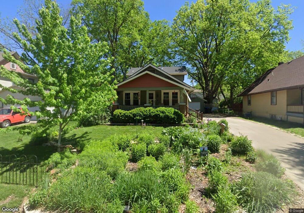 1158 SW Randolph Ave, Topeka, KS 66604 - photo 1