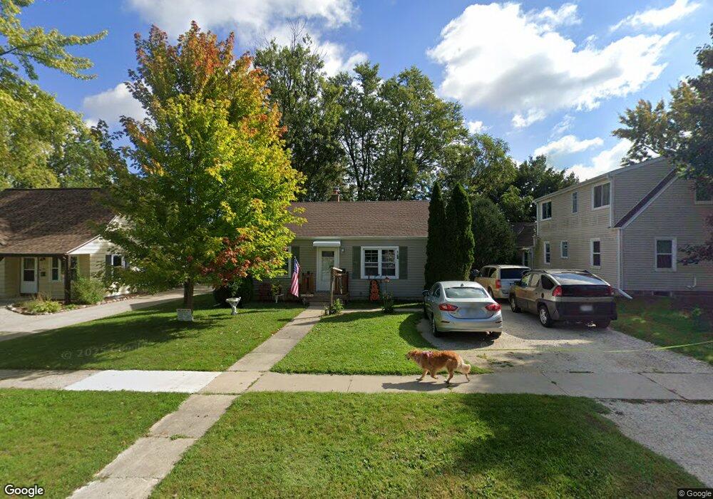 W165N8584 Dardis Ave, Menomonee Falls, WI 53051 - photo 1