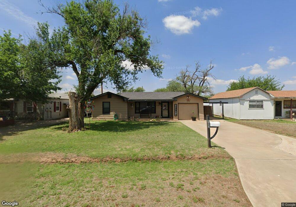 103 Yonkers St, Plainview, TX 79072 - photo 1