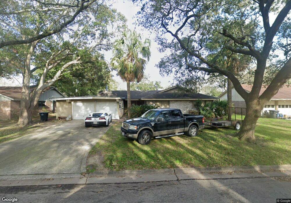 3717 Chadwick Dr, Alvin, TX 77511 - photo 1