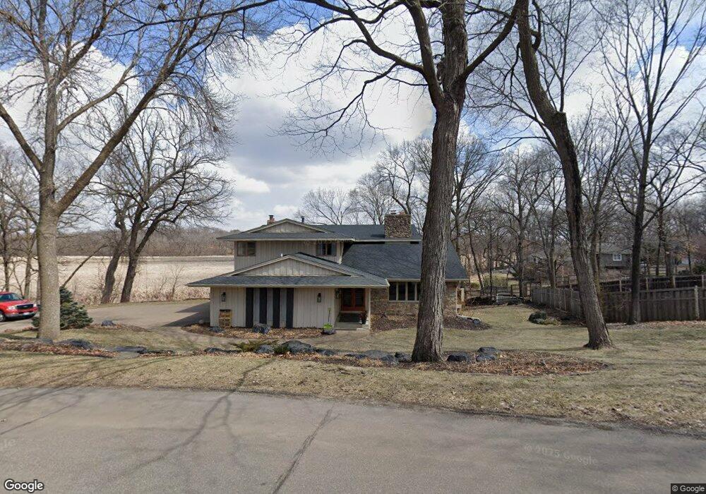 2945 Tonkaha Dr, Wayzata, MN 55391 - photo 1