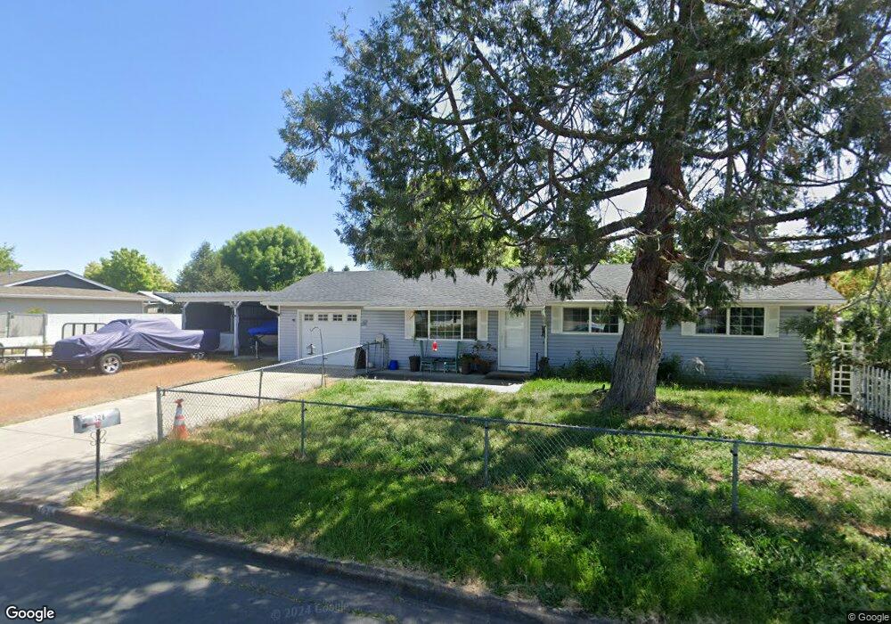 128 N Deanjou Ave, Eagle Point, OR 97524 - photo 1