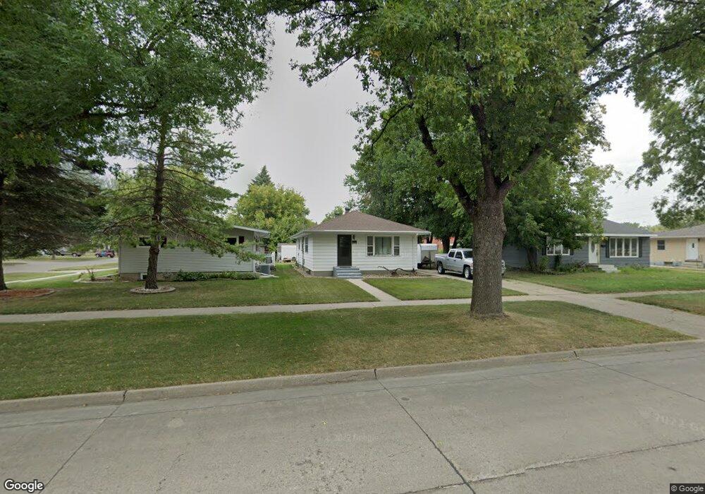 1420 14th Ave S, Grand Forks, ND 58201 - photo 1