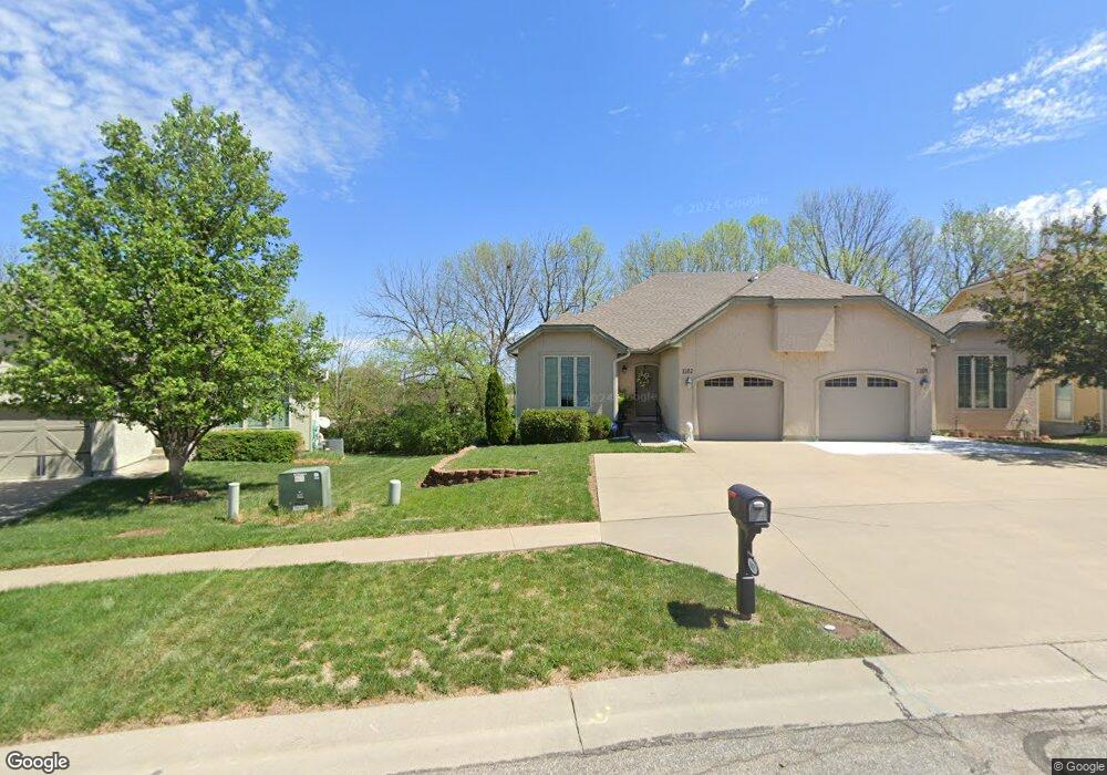 1102 SW Red Oaks Ct, Topeka, KS 66615 - photo 1