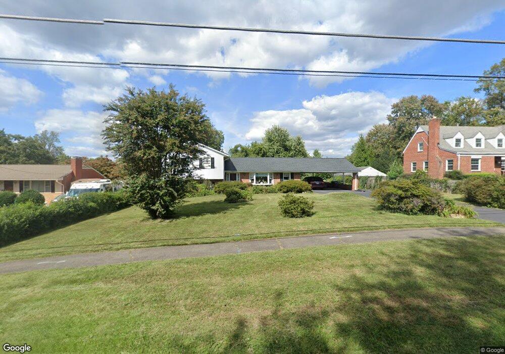 6712 Haycock Rd, Falls Church, VA 22043 - photo 1