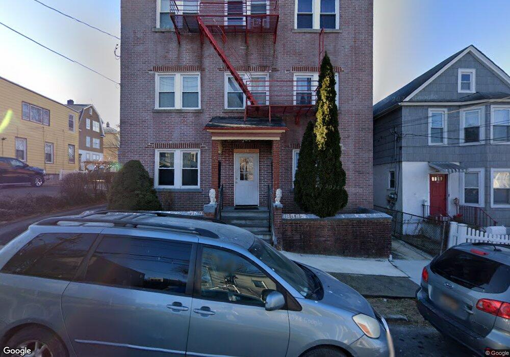 14 Parsons St unit 2, Yonkers, NY 10701 - photo 1