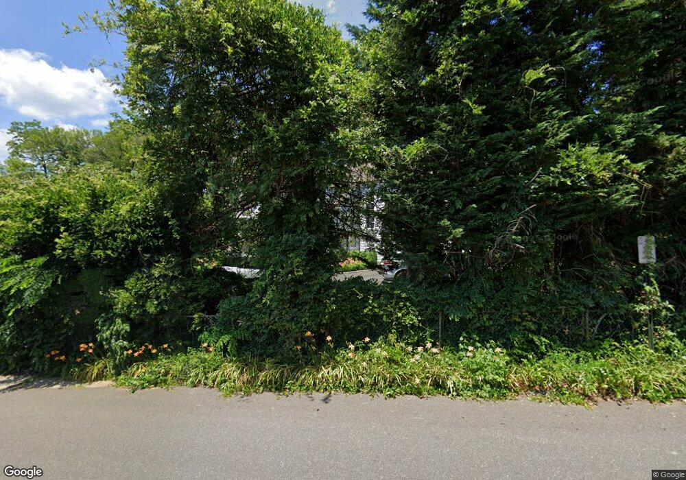 33 N Plandome Rd, Port Washington, NY 11050 - photo 1