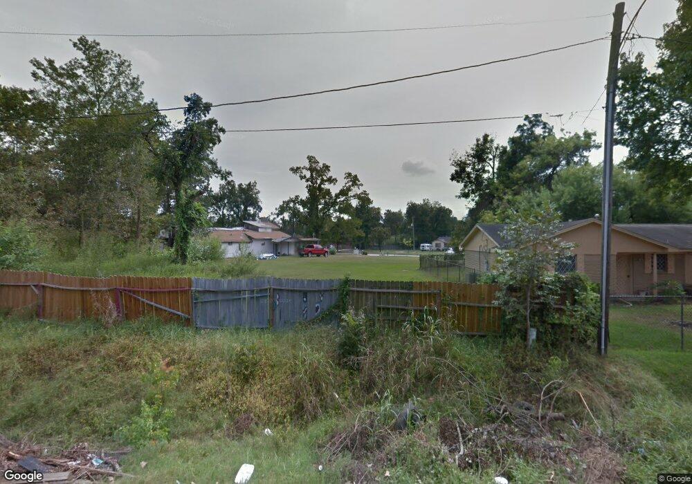 983 Ringold St, Houston, TX 77088 - photo 1