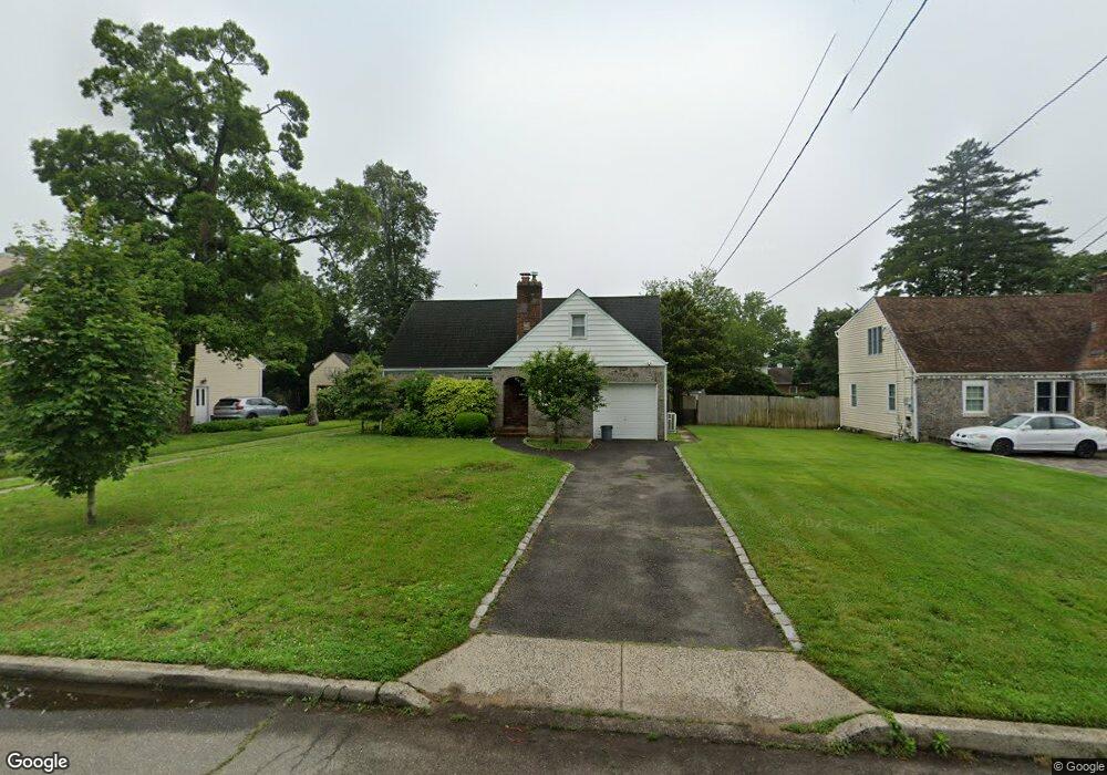 524 Elm St, West Hempstead, NY 11552 - photo 1