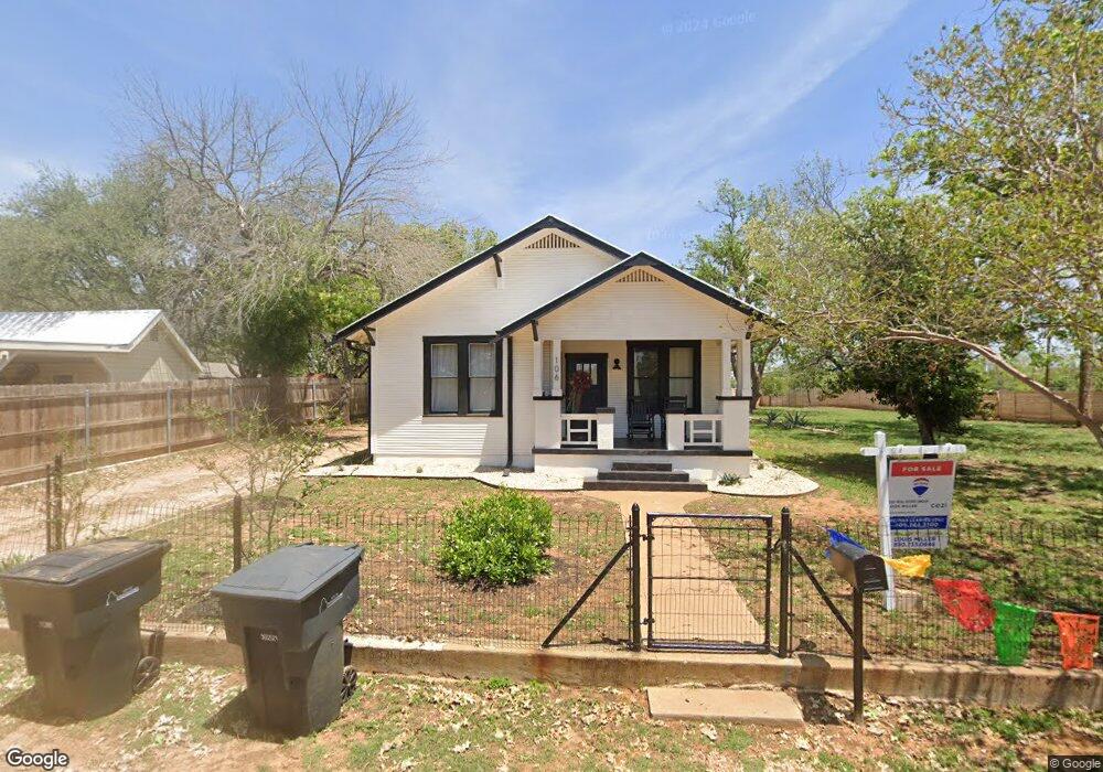106 E Nimitz St, Fredericksburg, TX 78624 - photo 1