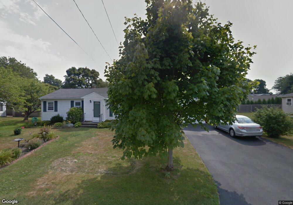 7 Spruce Ave, Middletown, RI 02842 - photo 1