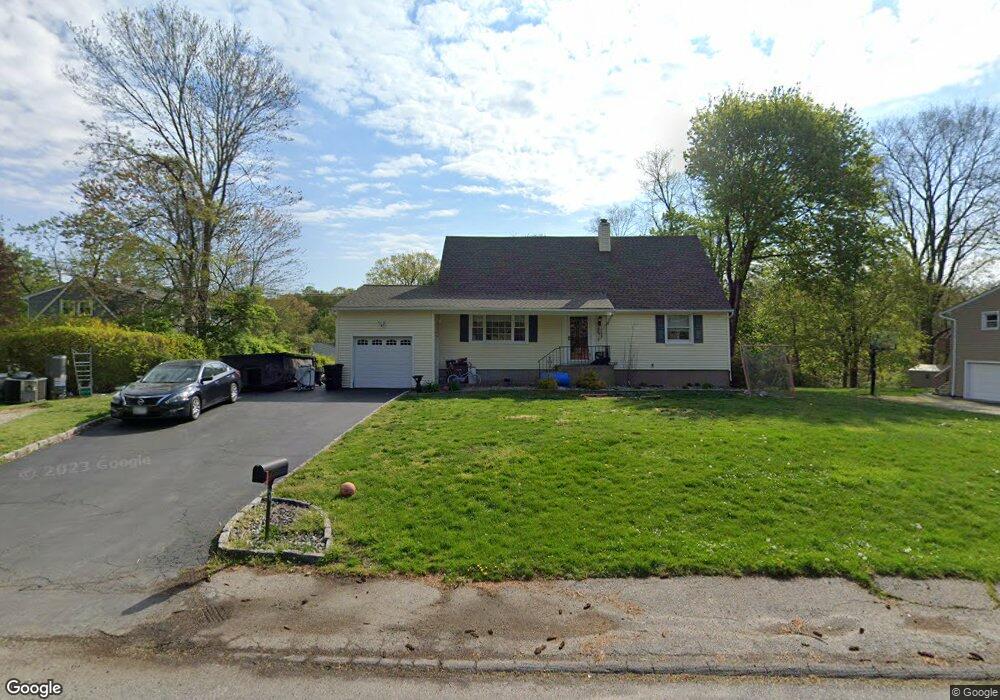 2732 Narath Ct, Yorktown Heights, NY 10598 - photo 1