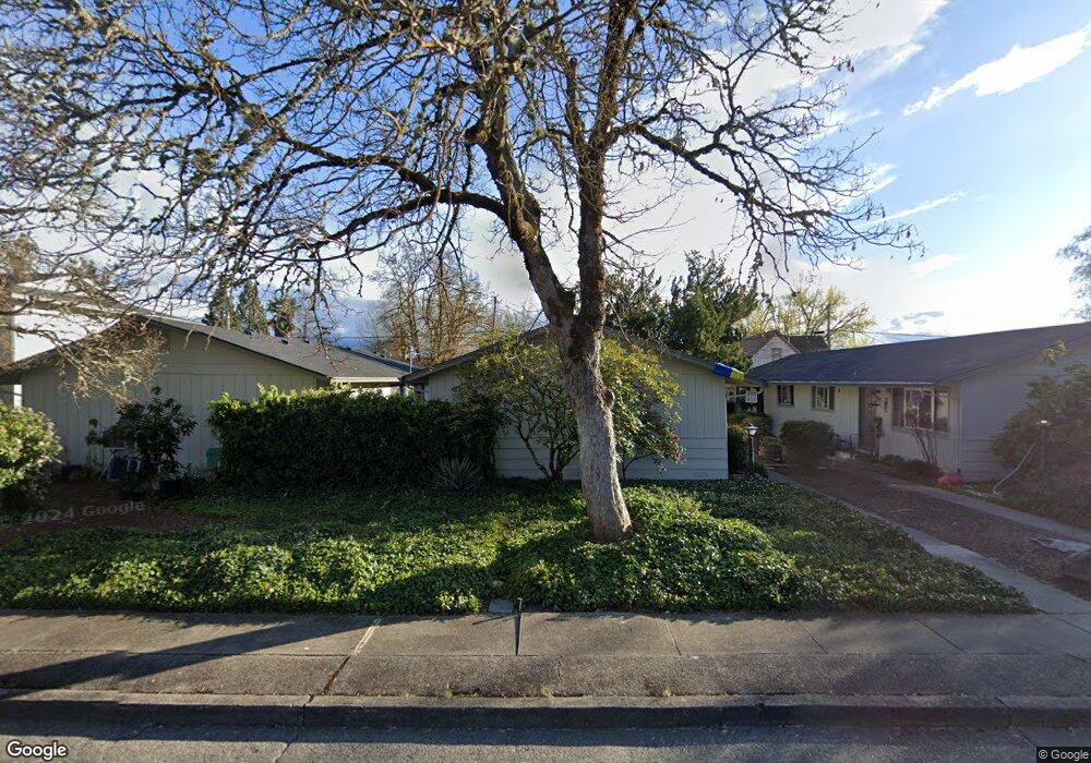 309 NE C St, Grants Pass, OR 97526 - photo 1