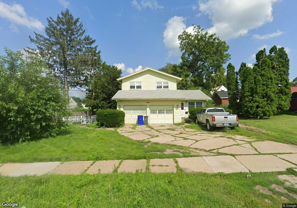 2015 J St SW, Cedar Rapids, IA 52404 - photo 1
