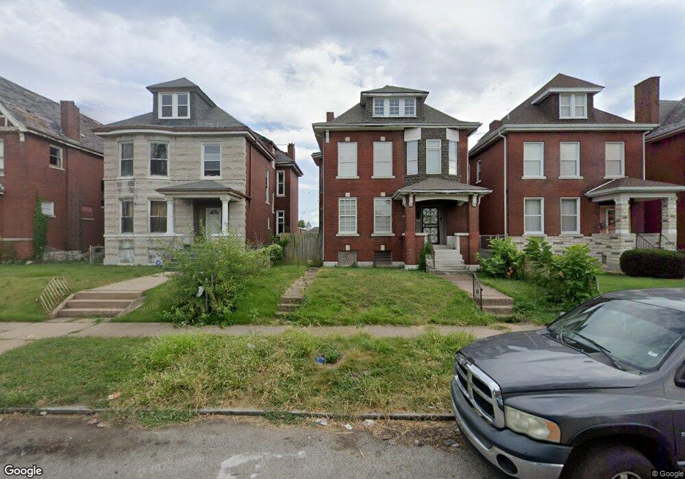 4568 Red Bud Ave, Saint Louis, MO 63115 - photo 1