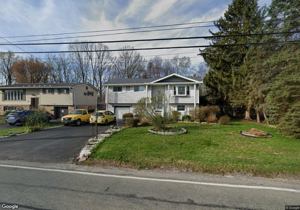 837 Oak St, Taylor, PA 18517 - photo 1