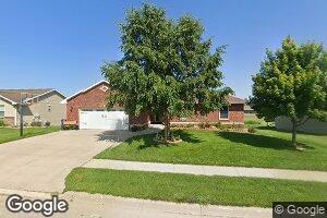 708 Riverbend Dr NE, Cascade, IA 52033