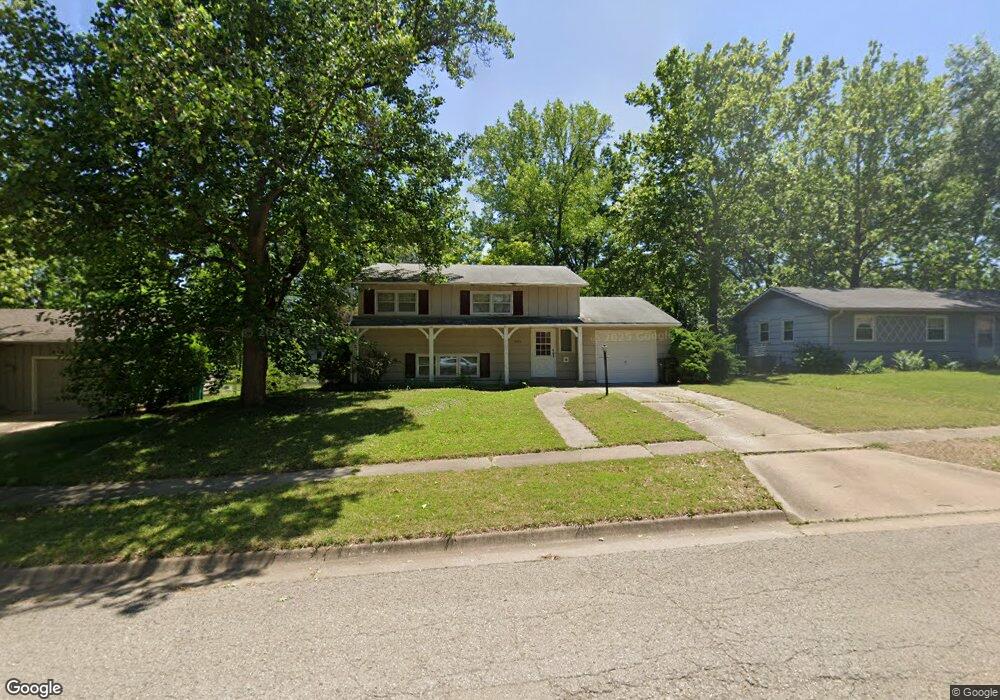 3331 SW 30th St, Topeka, KS 66614 - photo 1