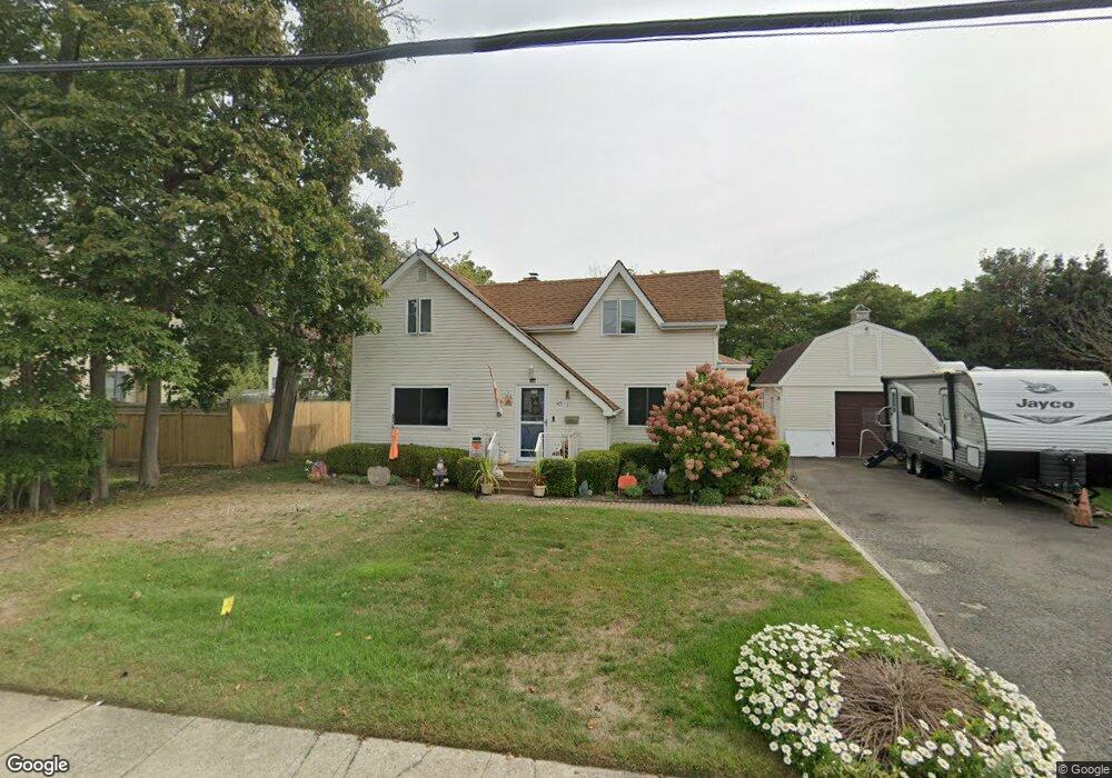45 Winganhauppauge Rd, Islip, NY 11751 - photo 1
