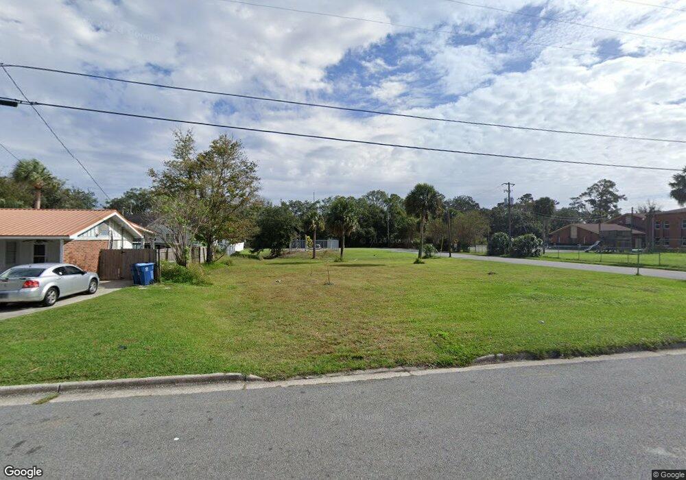 3204 Rosewood Ave, Brunswick, GA 31520 - photo 1