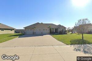 2051 Oakmont Cir, Sioux Center, IA 51250