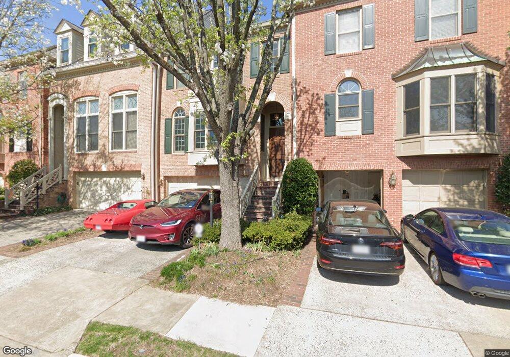 1439 Hampton Hill Cir, McLean, VA 22101 - photo 1