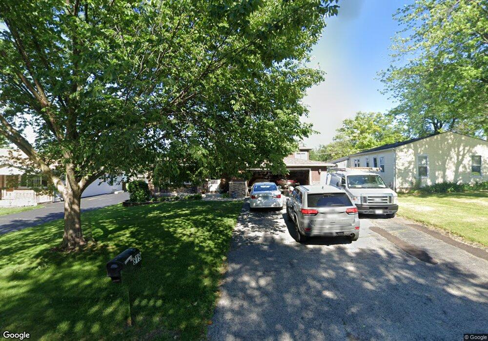 819 N Emroy Ave, Elmhurst, IL 60126 - photo 1