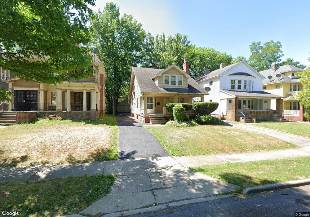 3426 Beechwood Ave, Cleveland, OH 44118 - photo 1