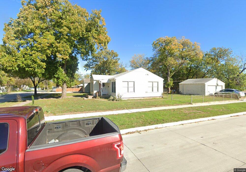 833 SW 5th St, Grand Prairie, TX 75051 - photo 1