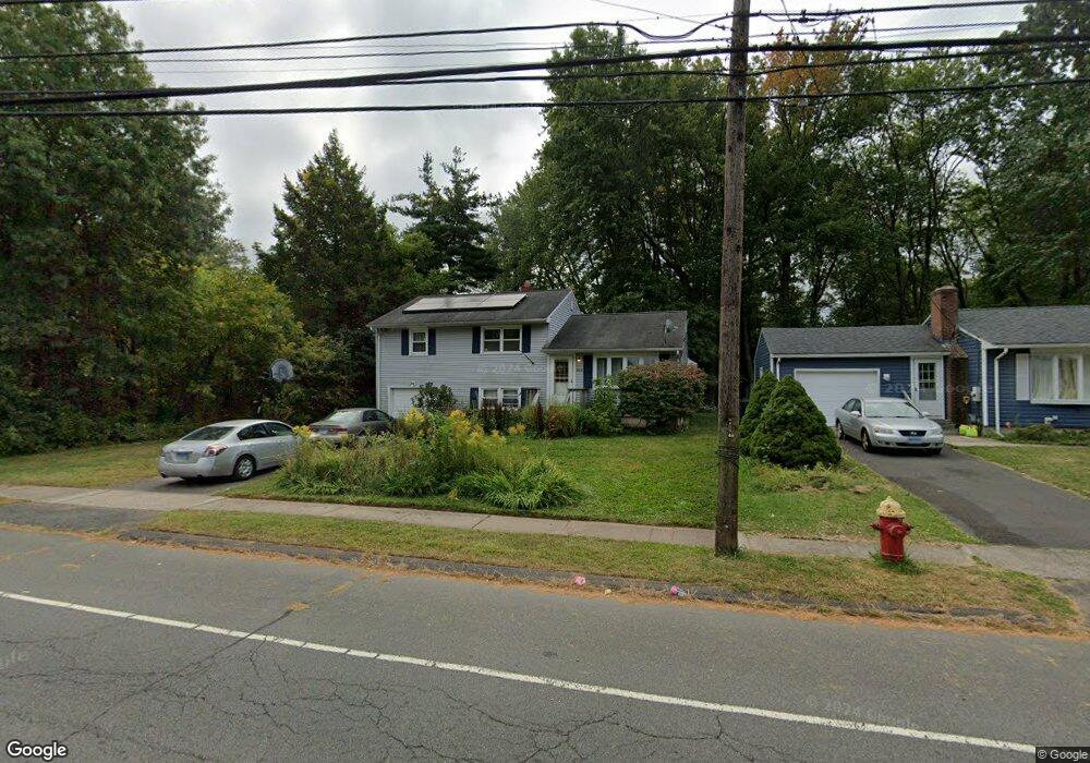 105 Beechwood Rd, West Hartford, CT 06107 - photo 1