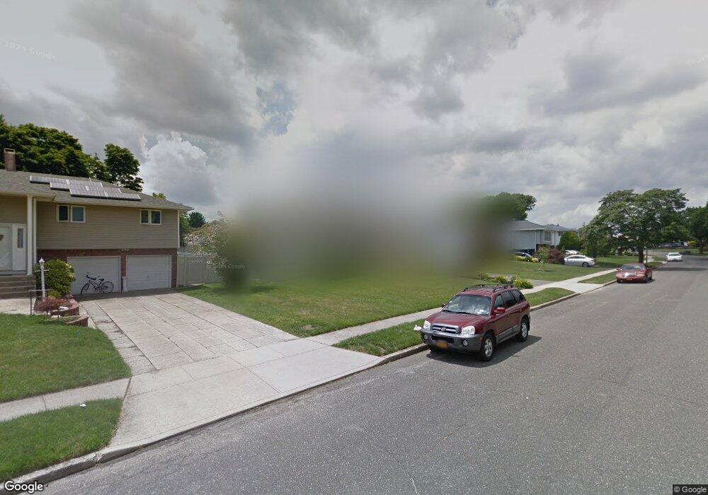 8 Heather Crescent, ComMacK, NY 11725 - photo 1