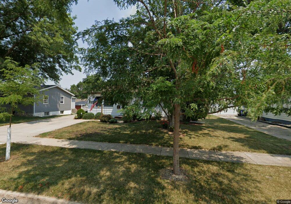 245 Lynda Dr NW, Cedar Rapids, IA 52405 - photo 1