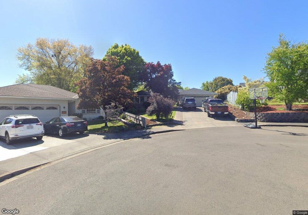 2860 Pinecrest Ct, Medford, OR 97504 - photo 1